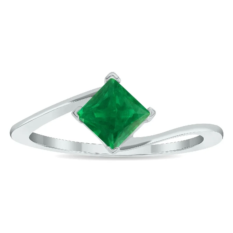 heart-shaped rings for women -Women's Solitaire Emerald Wave Ring in 10K White Gold