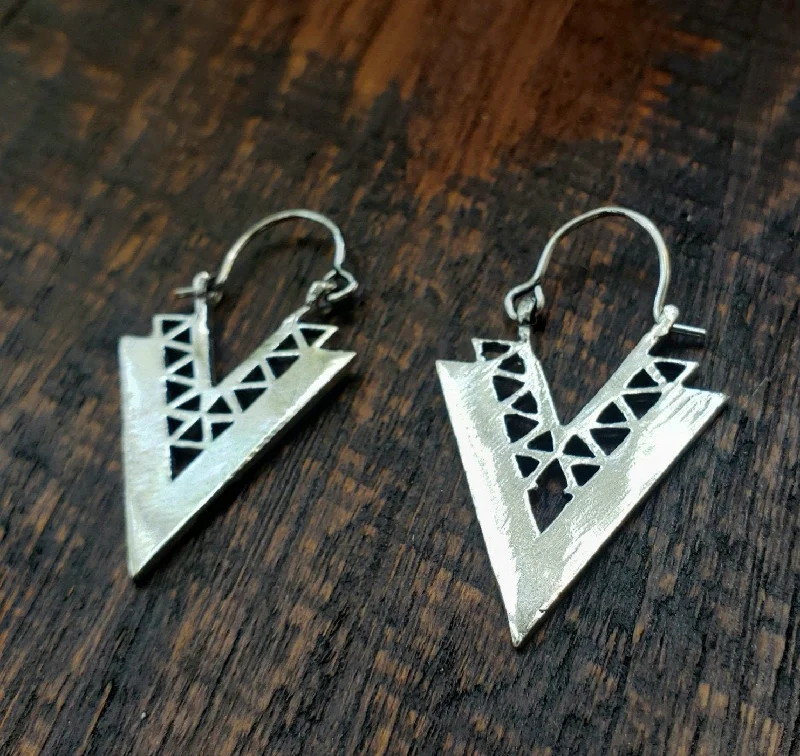 trendy earrings for women -Arrowhead Geometric Earrings