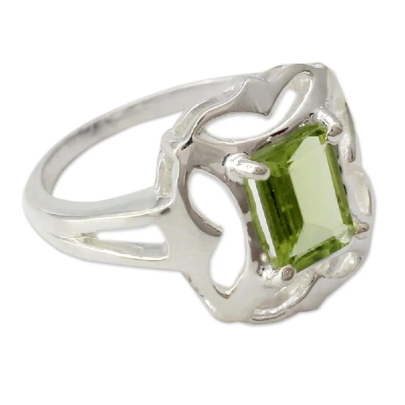 vintage solitaire diamond rings -Handmade Sterling Silver 'Reverie' Peridot Ring (India)