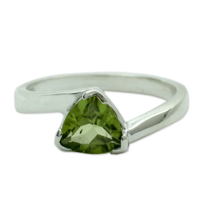 thick gold rings for women -Novica Handmade Scintillating Jaipur Peridot Solitaire Ring