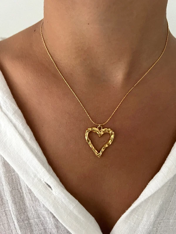 birthday gift necklaces for women -ELEANOR HEART NECKLACE